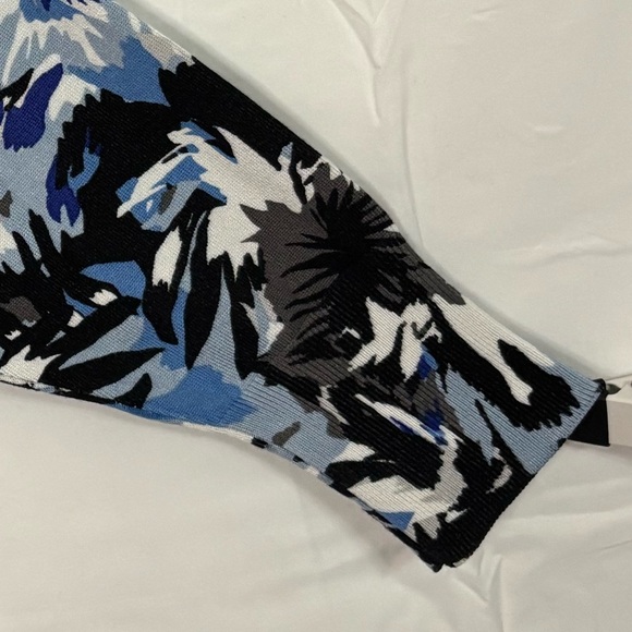 Lane Bryant Blue, White, Black & Gray Floral Print Cardigan Sweater Size 18/20 - Picture 8 of 16